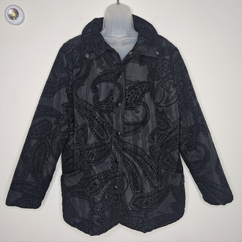 Chico's Zenergy Neema Flocked Black On Black Paisley Velvet Textured Puffer Coat